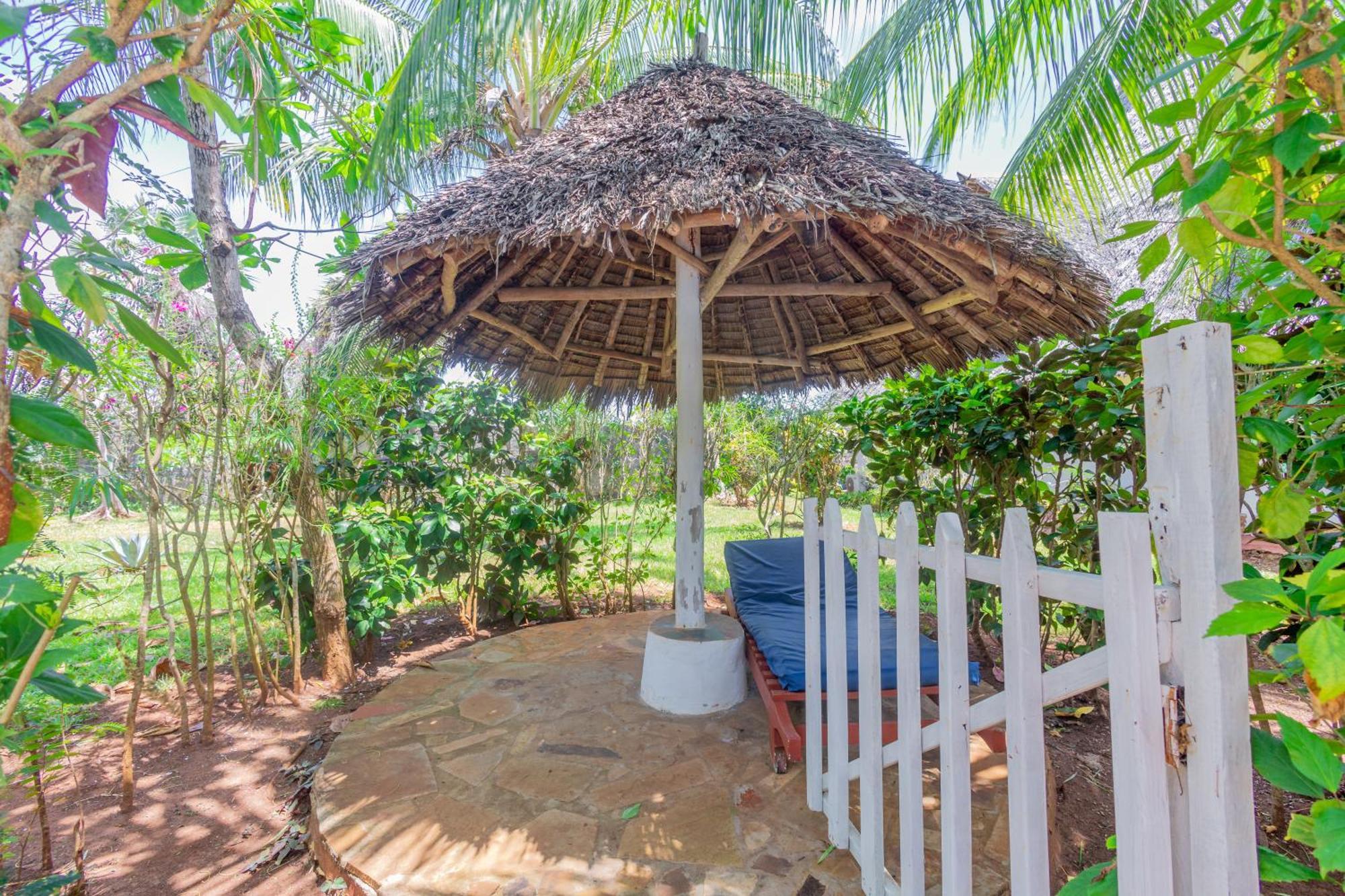 Villas Dora And Holly Diani Beach Buitenkant foto