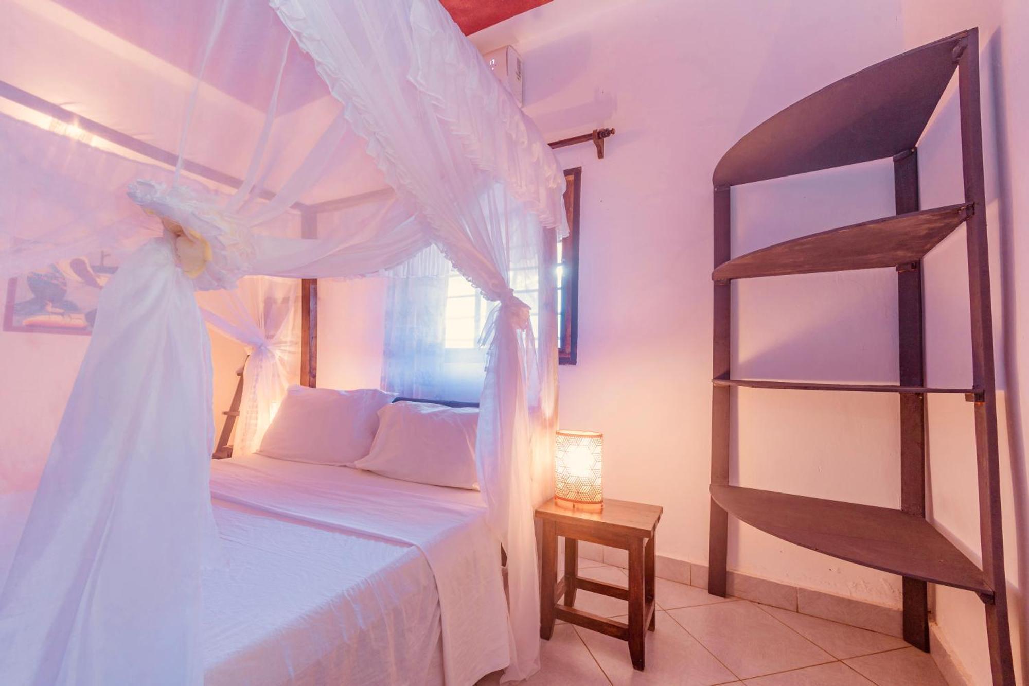 Villas Dora And Holly Diani Beach Buitenkant foto