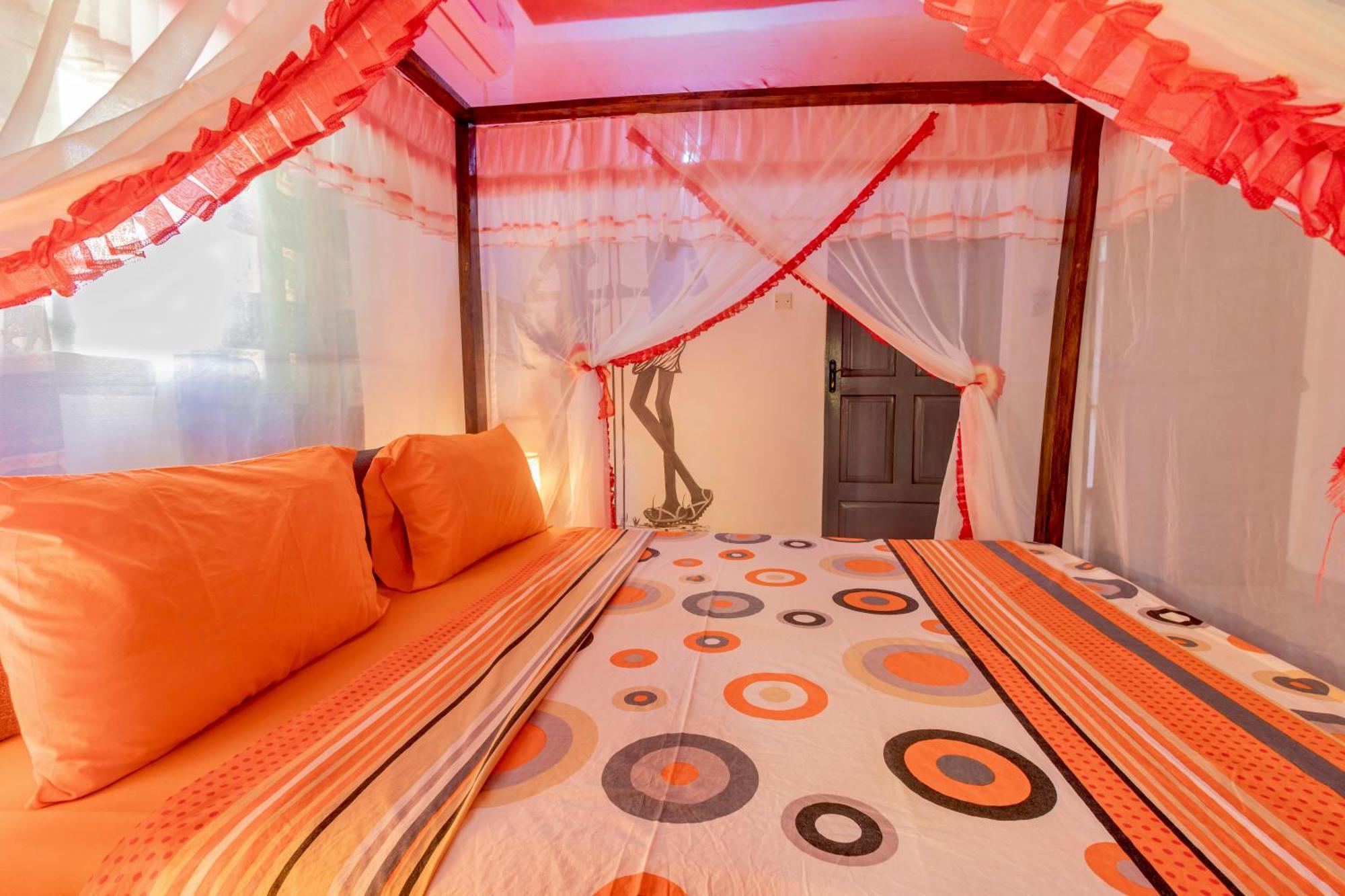 Villas Dora And Holly Diani Beach Buitenkant foto